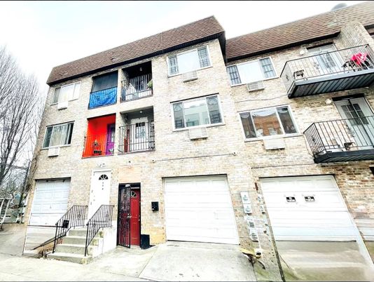 Attached, Exterior, Facade, Brick Facade, Rowhouse