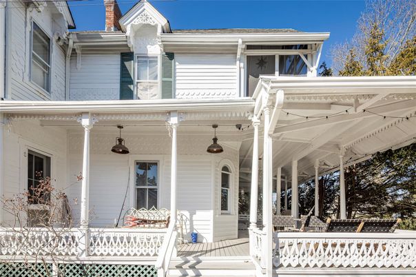Exterior, Facade, Queen Anne Victorian