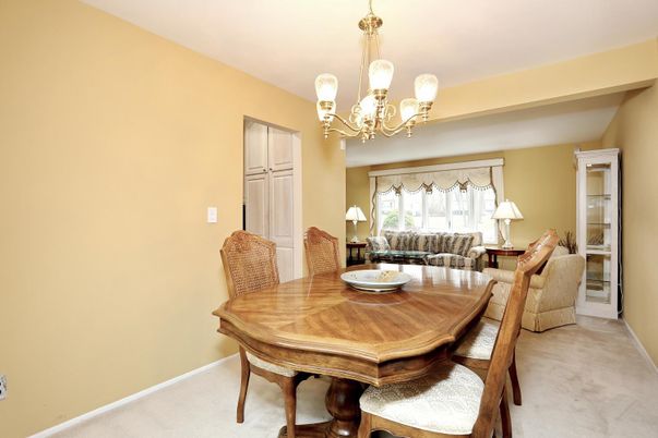Chandelier, Dining room, Interior, Living room