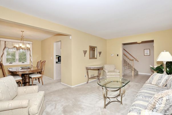 Chandelier, Dining room, Interior, Living room