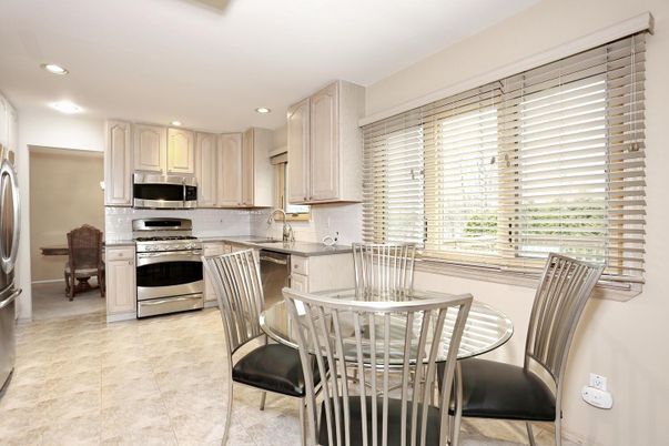 Dining room, Interior, Kitchen, Recessed Lighting, Stainless Steel Appliances
