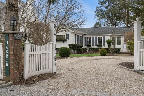 Backyard, Exterior, Facade, Cape Cod