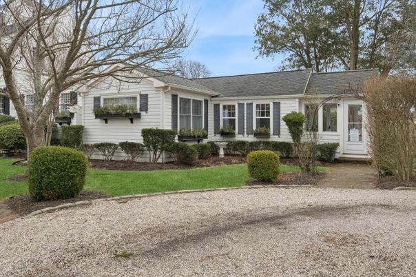 Exterior, Facade, Cape Cod