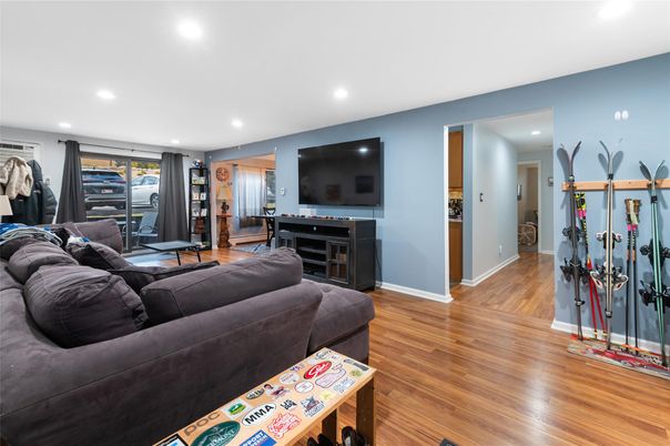 Interior, Living room, Recessed Lighting, Wood Texture Flooring