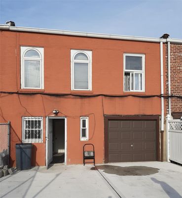 Attached, Exterior, Facade, Brick Facade, Rowhouse