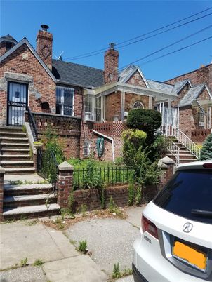 Exterior, Facade, Brick Facade, Tudor Revival