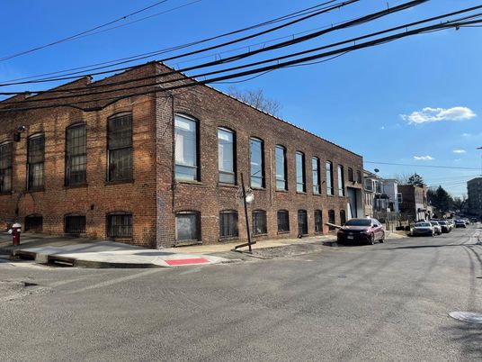 Exterior, Facade, Brick Facade, Rowhouse