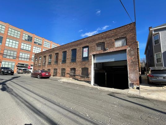Attached, Exterior, Facade, Brick Facade, Rowhouse