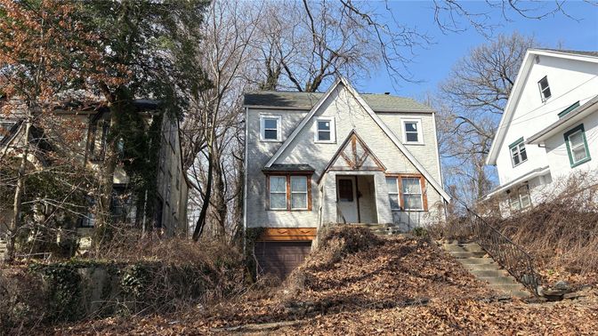 Attached, Exterior, Facade, Tudor Revival
