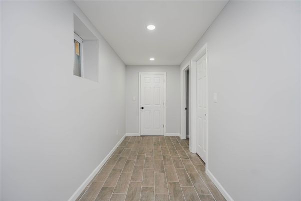 Interior, Recessed Lighting, Wood Texture Flooring