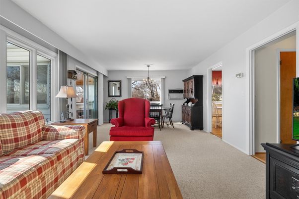 Chandelier, Dining room, Interior, Living room