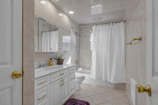 Bathroom, Interior, Recessed Lighting