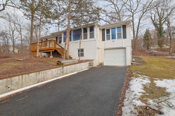 Attached, Exterior, Facade, Raised Ranch