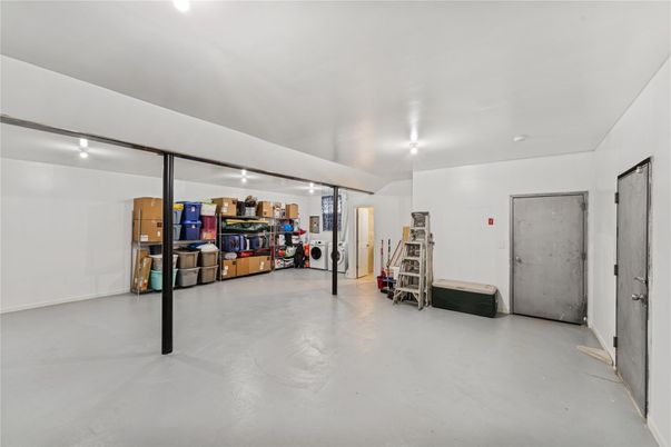 Garage, Interior