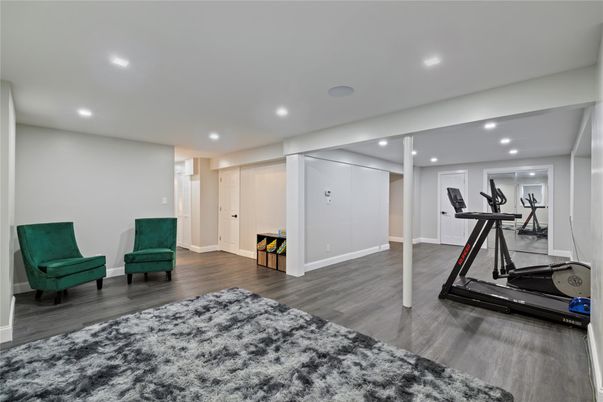Fitness Equipment, Interior, Recessed Lighting, Wood Texture Flooring
