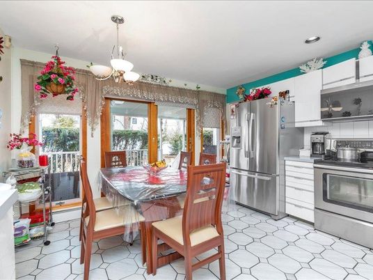 Dining room, Interior, Kitchen, Pendant Lights, Recessed Lighting, Stainless Steel Appliances