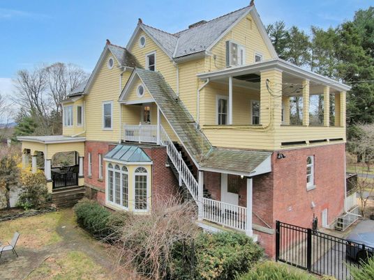 Exterior, Facade, Brick Facade, Queen Anne Victorian