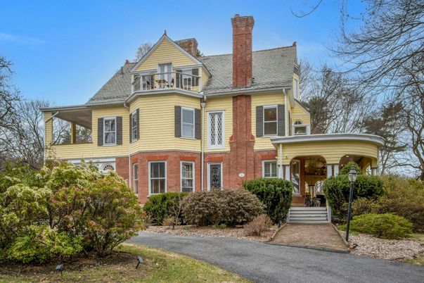Exterior, Facade, Brick Facade, Queen Anne Victorian