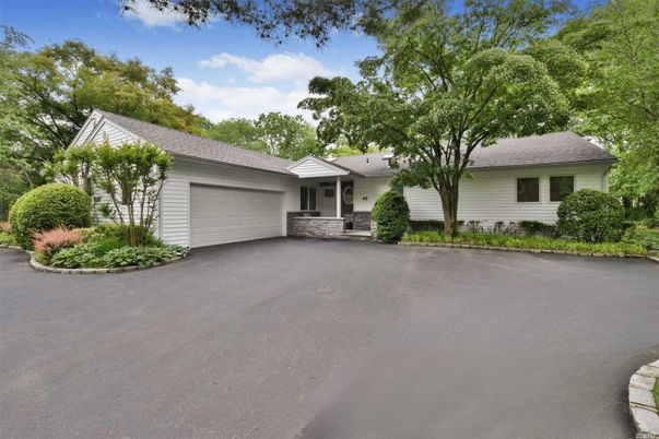 Attached, Exterior, Facade, Ranch