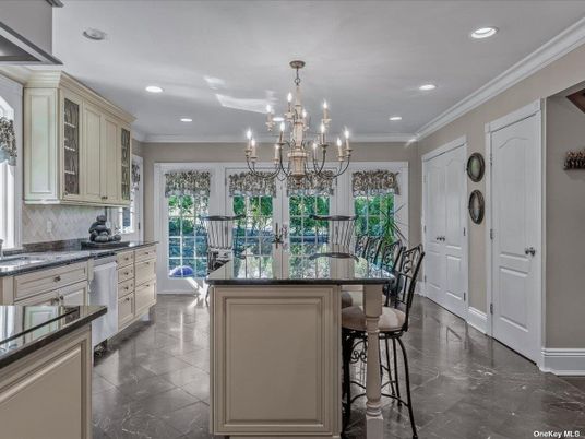 Chandelier, Dining room, Interior, Kitchen, Marble, Recessed Lighting