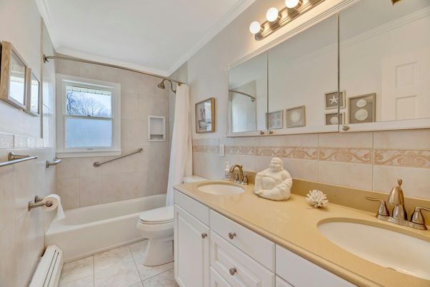 Bathroom, Dual Sink Vanities, Interior
