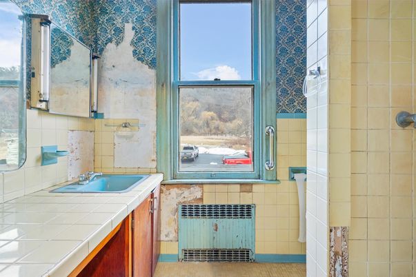 Bathroom, Interior, Tile Countertops
