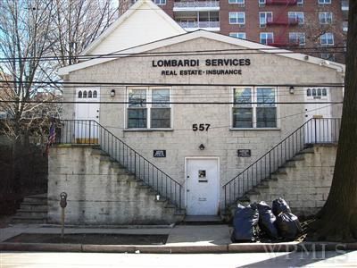 Exterior, Facade, None