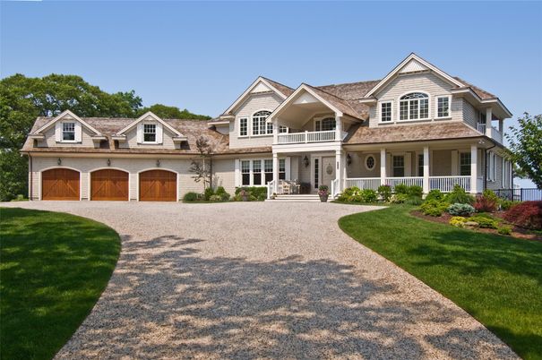 Attached, Exterior, Facade, Farmhouse