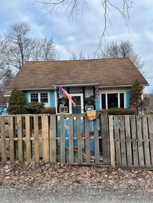 Exterior, Facade, Cape Cod