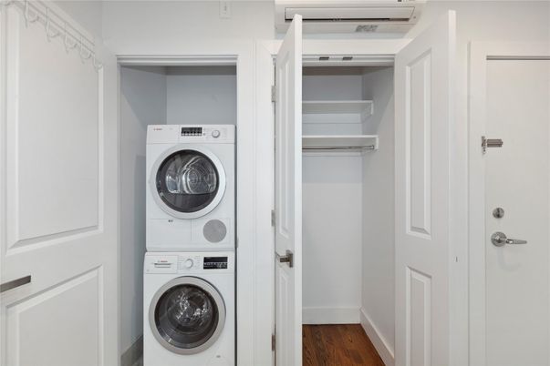 Interior, Utility Closets, Washer, Wood Texture Flooring