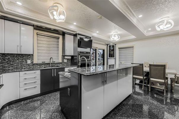 Dining room, Interior, Kitchen, Recessed Lighting, Stainless Steel Appliances