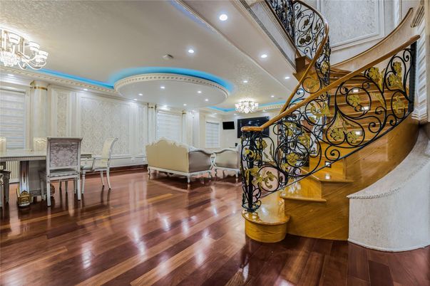 Chandelier, Dining room, Interior, Recessed Lighting, Wood Texture Flooring