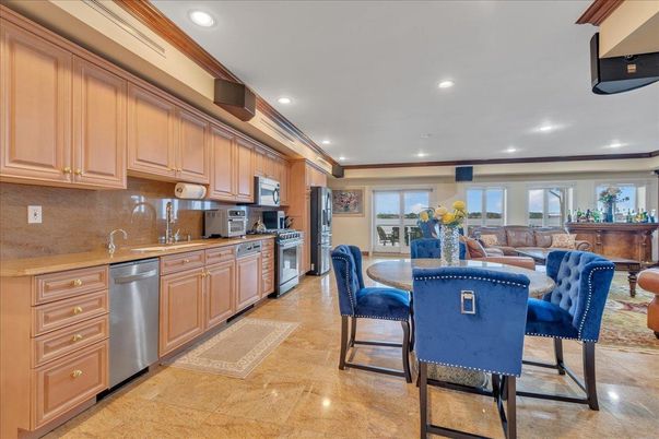 Interior, Kitchen, Living room, Recessed Lighting, Stainless Steel Appliances