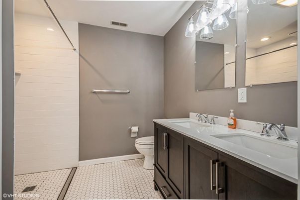 Bathroom, Dual Sink Vanities, Interior, Recessed Lighting