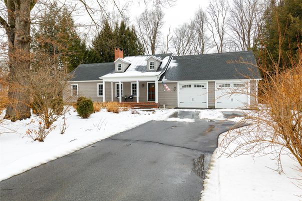 Attached, Exterior, Facade, Cape Cod