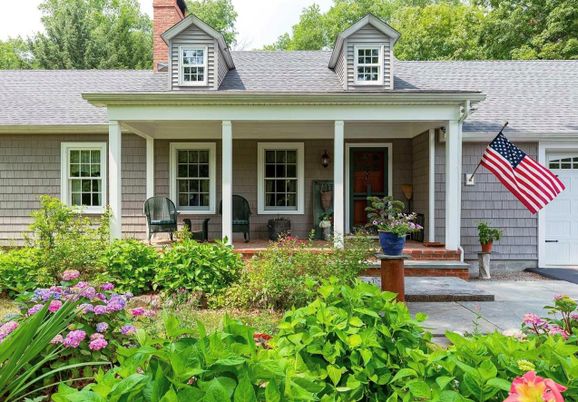 Exterior, Facade, Cape Cod
