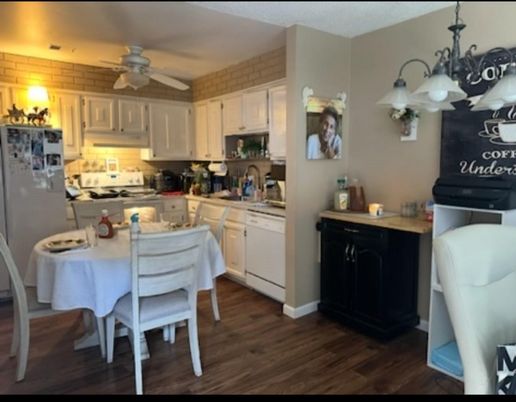 Chandelier, Dining room, Interior, Kitchen, Wood Texture Flooring
