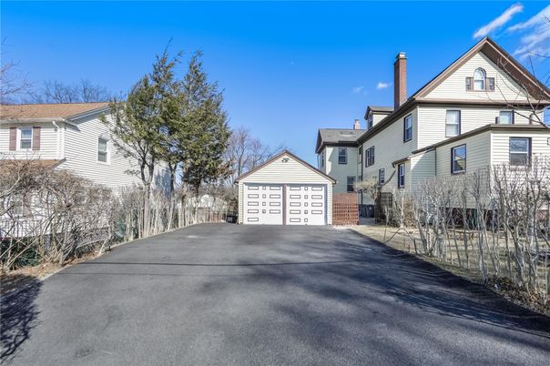 Detached Garage, Exterior