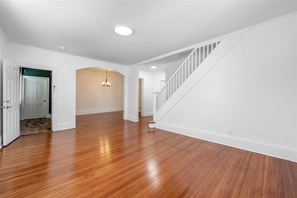 Empty room, Interior, Pendant Lights, Wood Texture Flooring