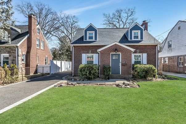Exterior, Facade, Brick Facade, Cape Cod