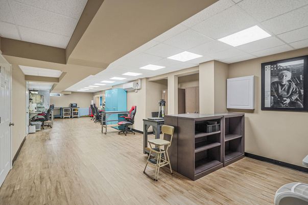 Fitness Equipment, Interior, Recessed Lighting, Wood Texture Flooring