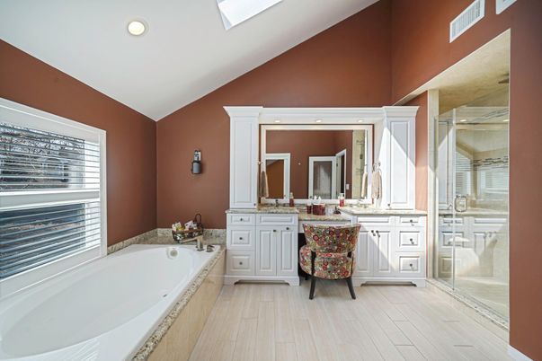 Bathroom, Interior, Recessed Lighting, Wood Texture Flooring
