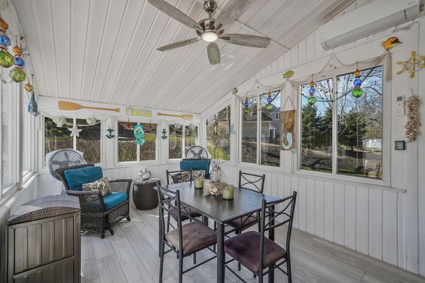 Dining room, Interior, Sun Room, Wood Texture Flooring