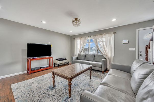 Interior, Living room, Recessed Lighting, Wood Texture Flooring