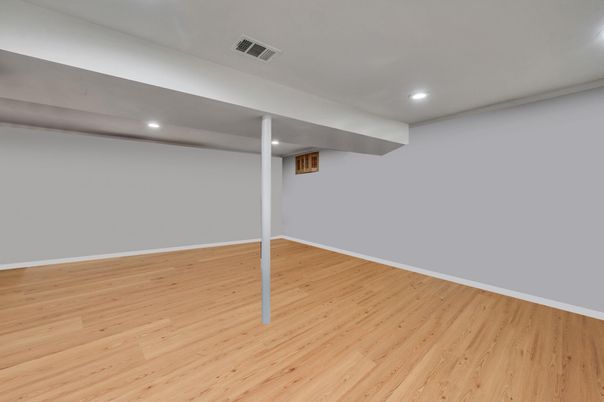 Empty room, Interior, Recessed Lighting, Wood Texture Flooring