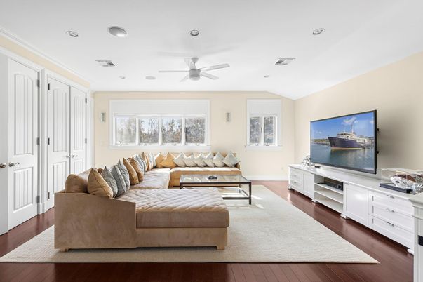Interior, Living room, Recessed Lighting, Wood Texture Flooring