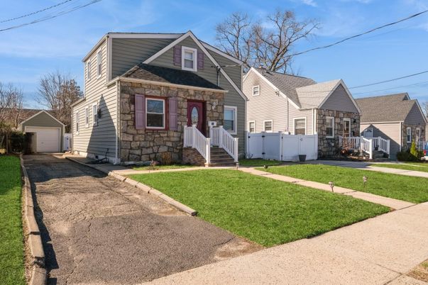 Detached Garage, Exterior, Facade, Cape Cod
