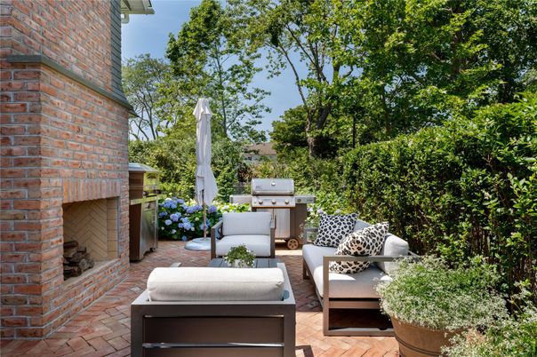 Exterior, Fireplace