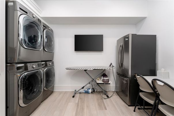 Interior, Utility Closets, Washer, Wood Texture Flooring