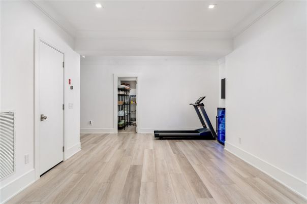 Fitness Equipment, Interior, Recessed Lighting, Wood Texture Flooring